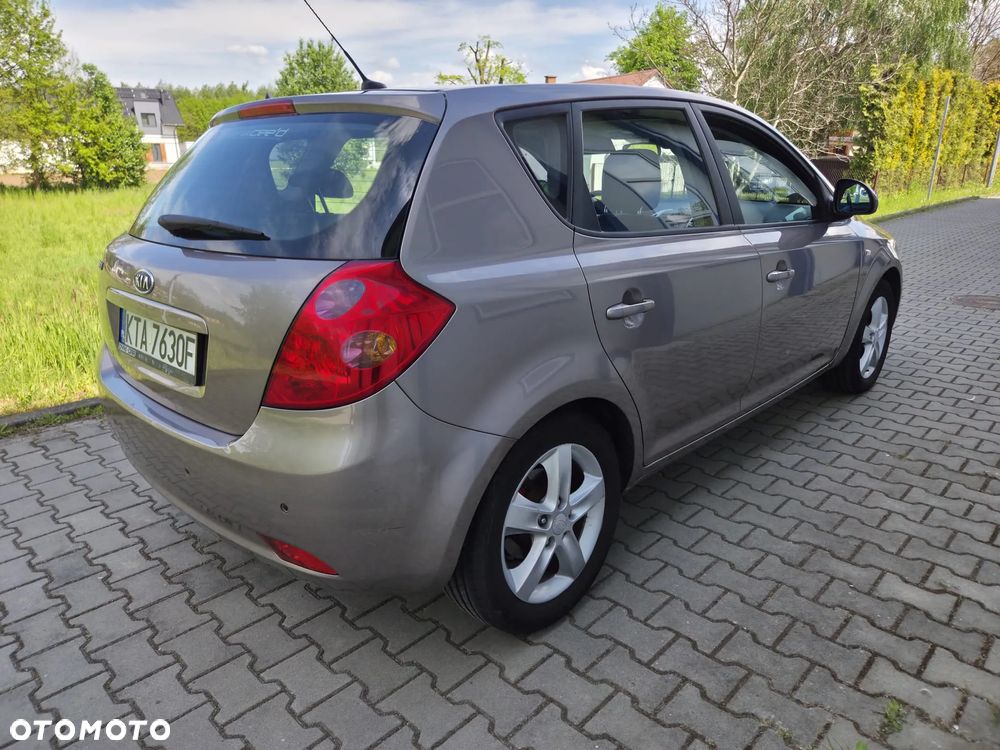 Kia Ceed 1.6 CVVT LX - 2