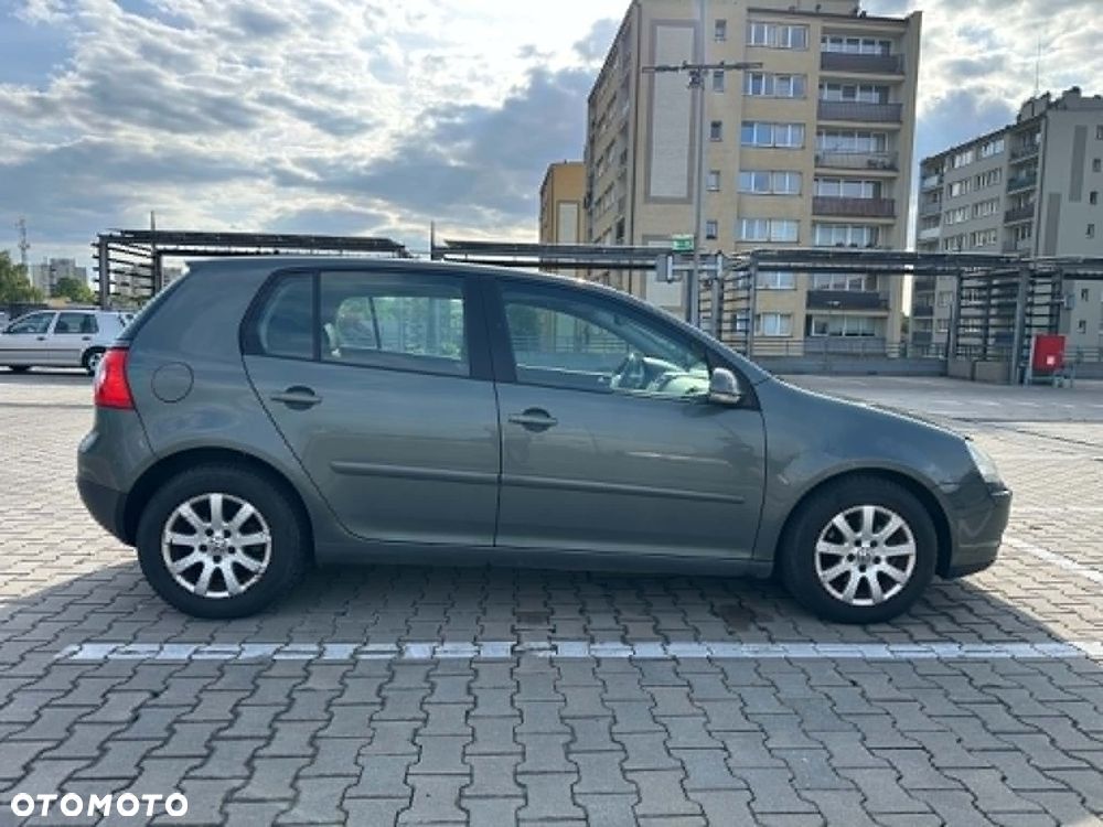 Volkswagen Golf 1.6 FSI Comfortline - 6