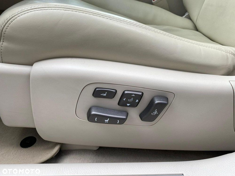 Lexus LS - 21