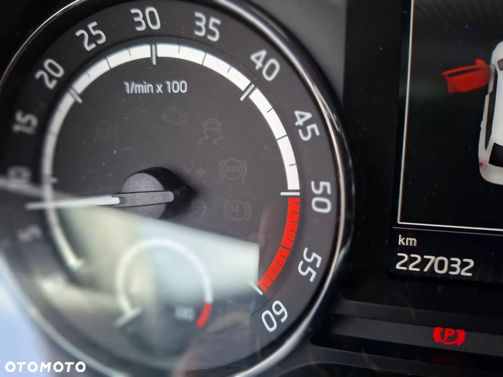 Skoda Octavia 2.0 TDI RS DSG - 34