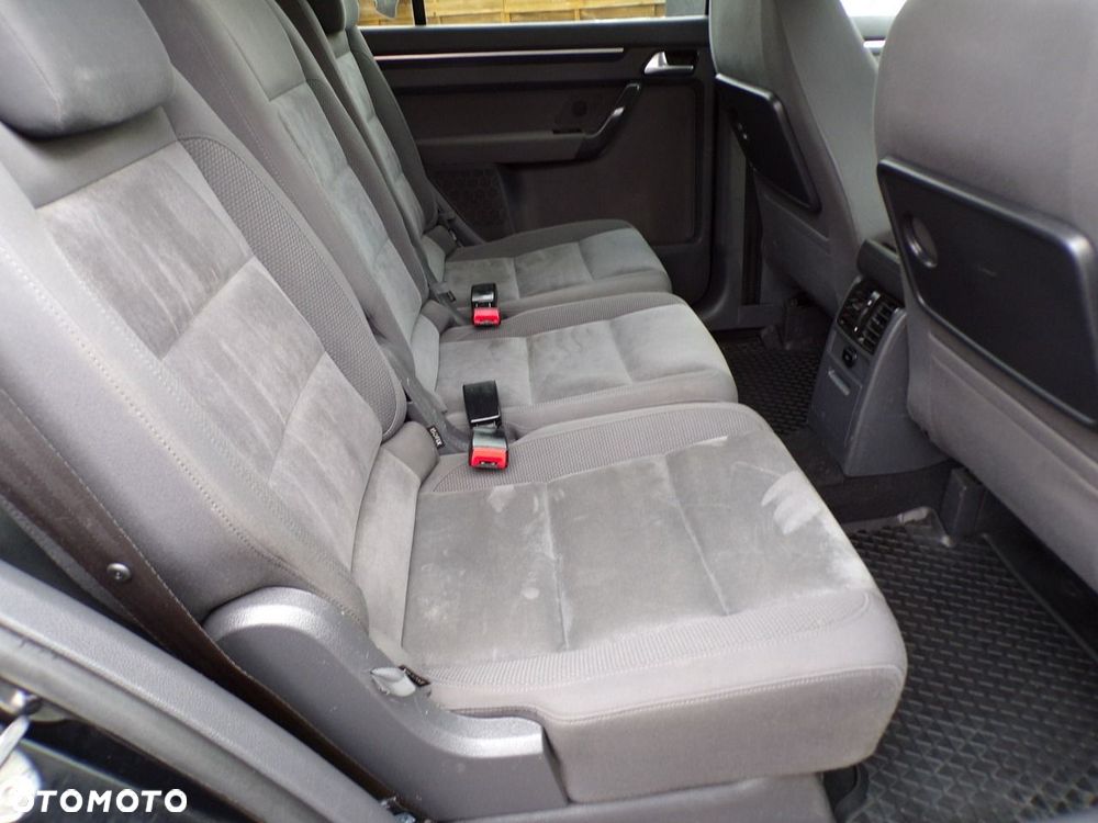 Volkswagen Touran - 34