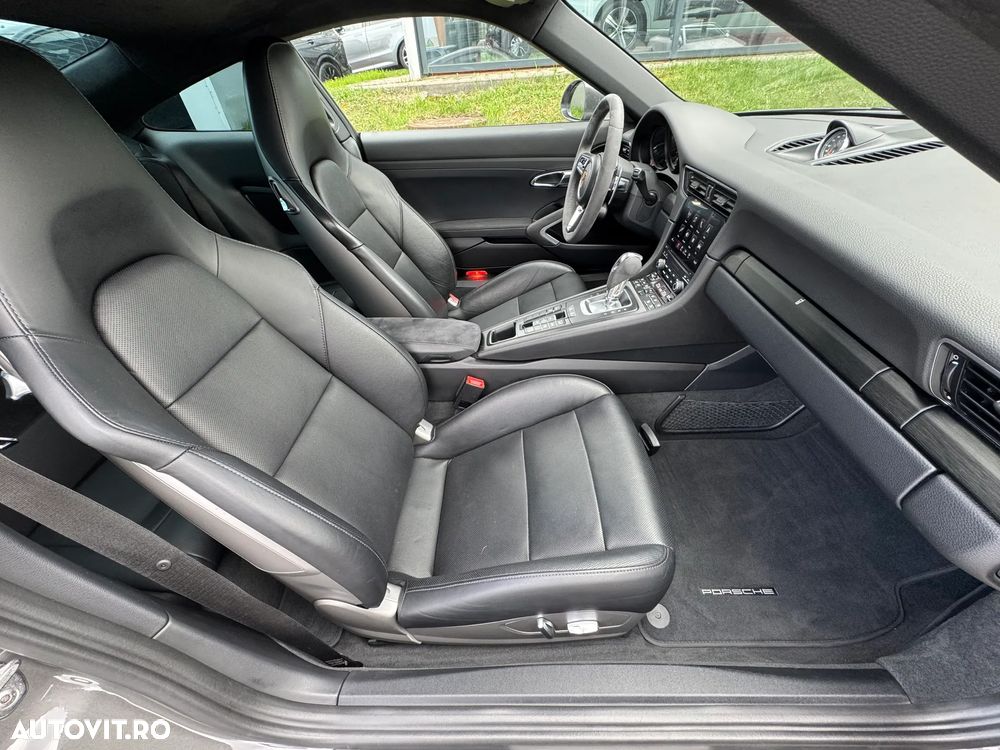 Porsche 911 Carrera 4 GTS PDK - 7