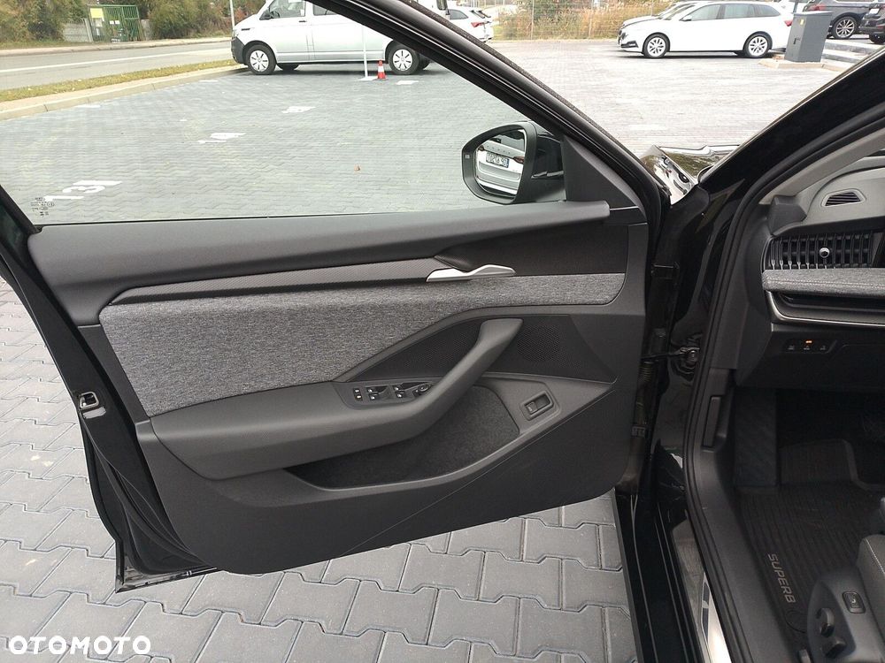 Skoda Superb 2.0 TDI SCR Selection DSG - 11