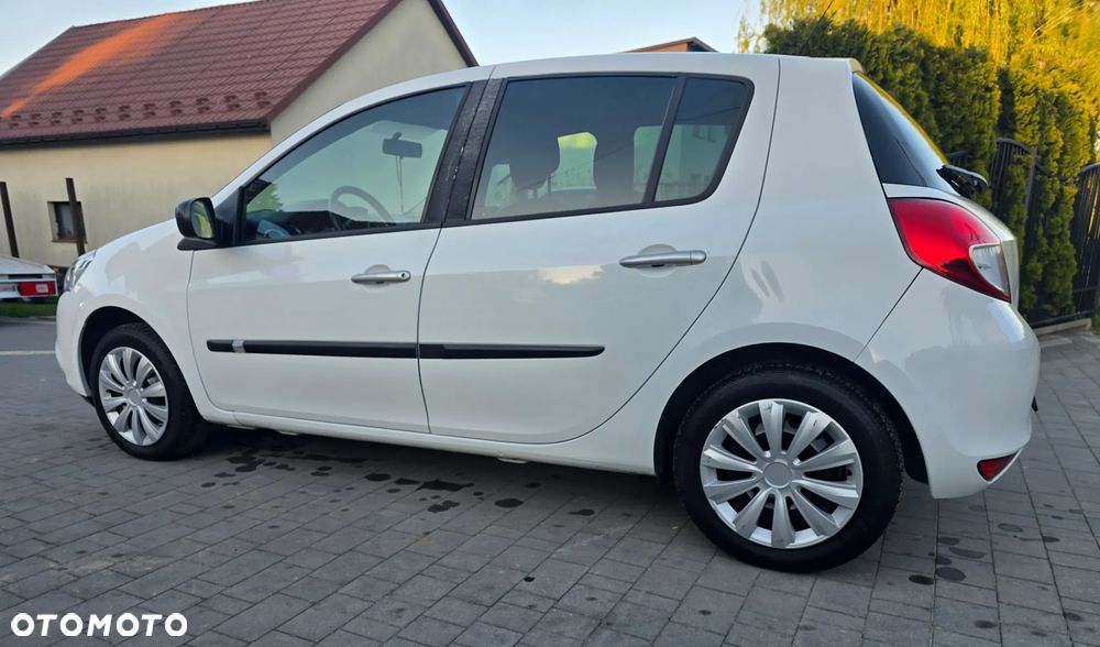 Renault Clio - 9