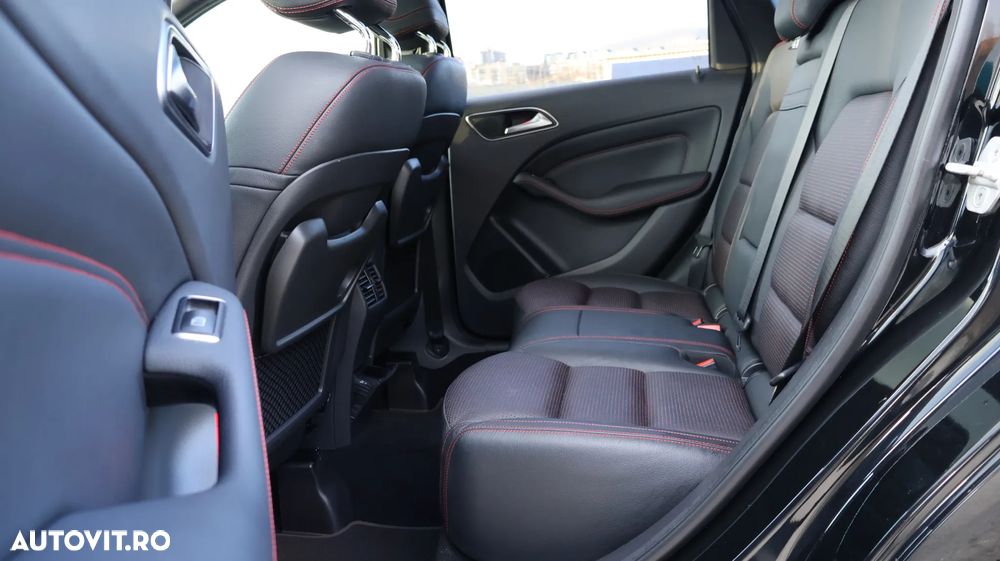 Mercedes-Benz B 200 d 4Matic 7G-DCT AMG Line - 12