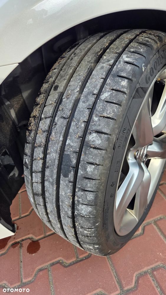 Lexus IS 300h Prestige - 11