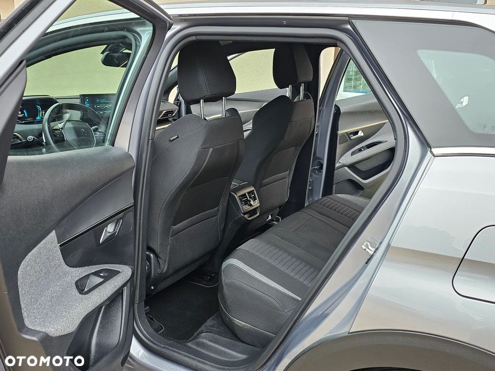 Peugeot 3008 1.6 PureTech HYbrid Allure S&S EAT8 - 26