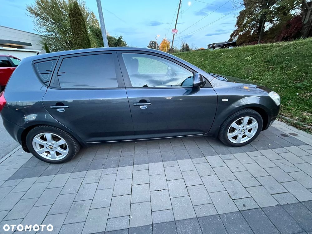 Kia Ceed 2008 photo 3