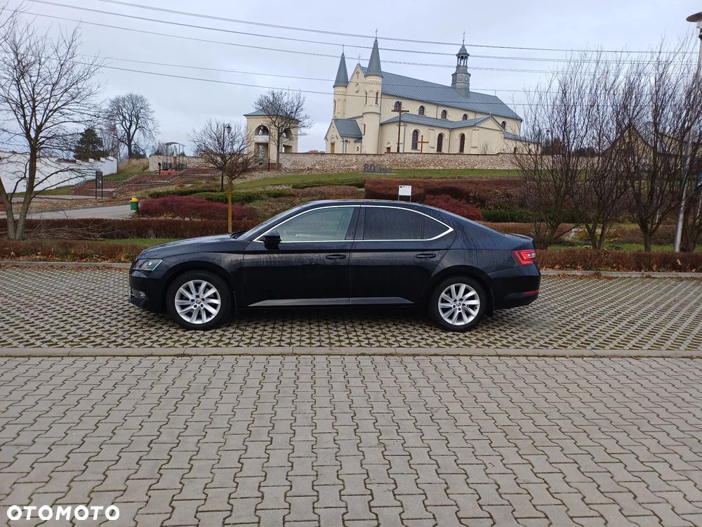 Skoda Superb 2.0 TDI Ambition - 16
