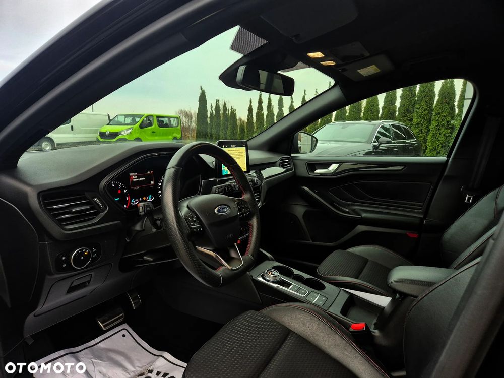 Ford Focus 1.5 EcoBoost ST-Line - 31