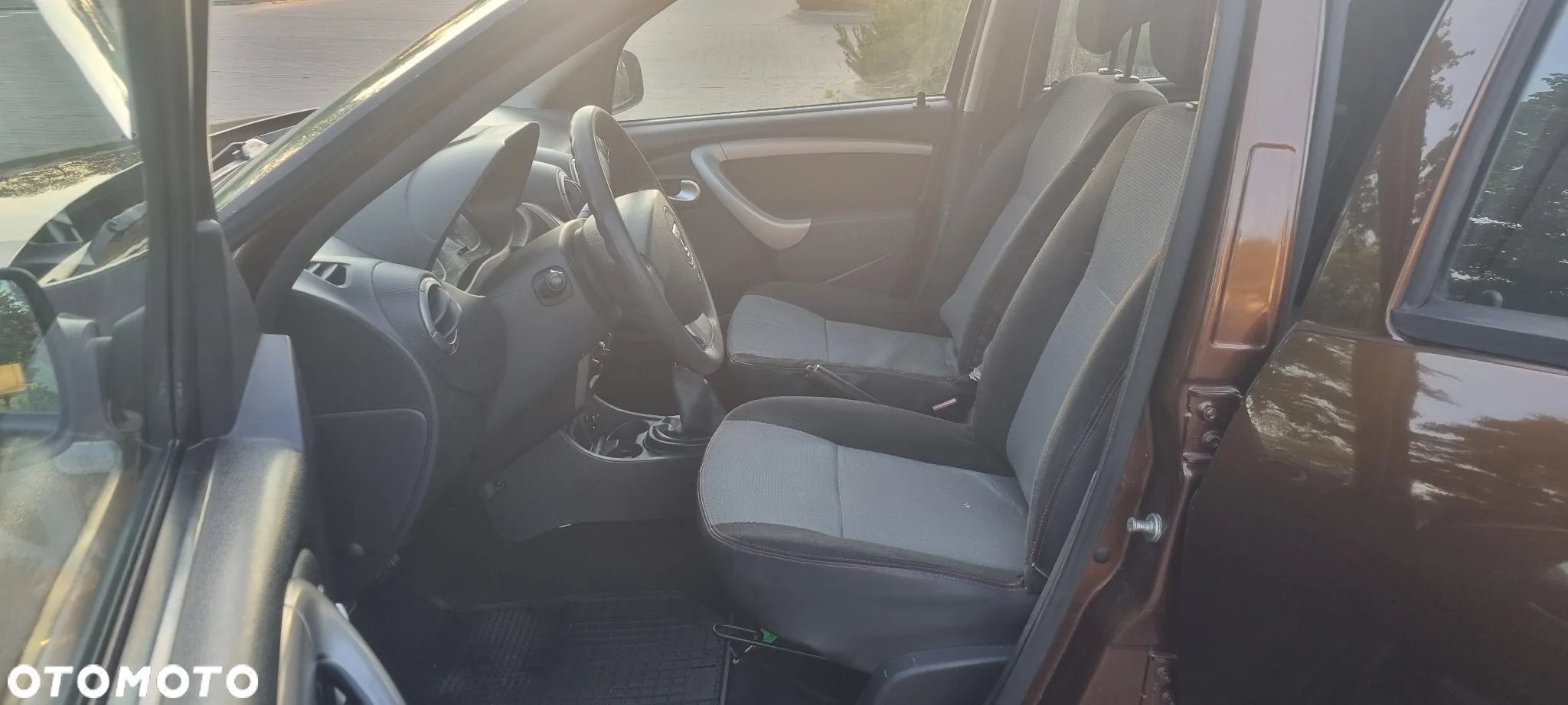Dacia Duster 1.6 16V 4x2 Laureate - 15