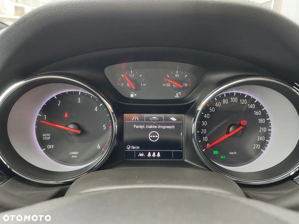 Opel Insignia - 24