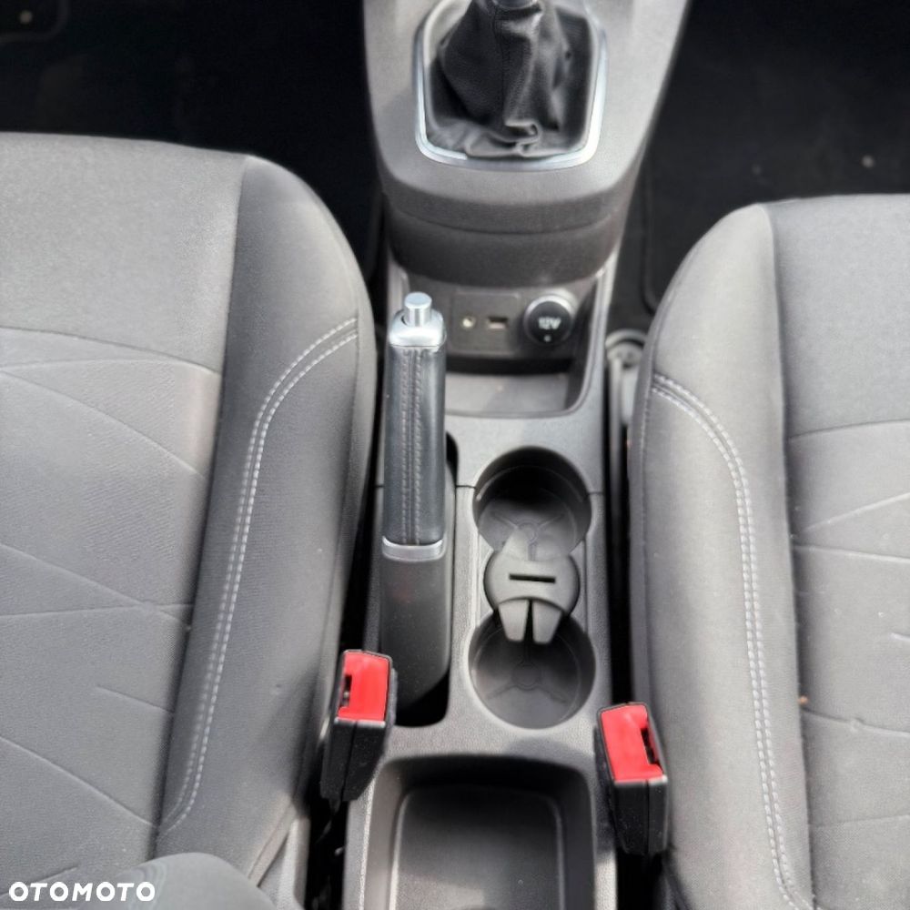 Ford Fiesta - 25