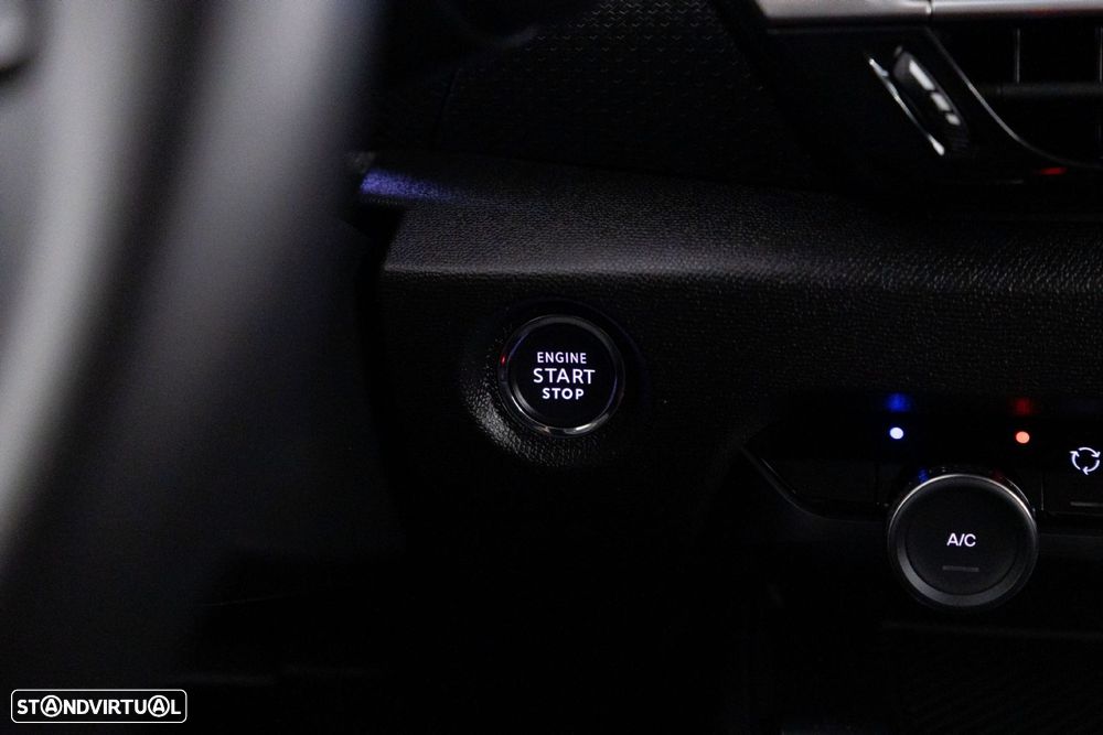 Citroën C4 X 1.2 PureTech Shine EAT8 - 18