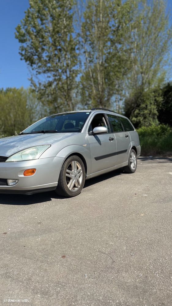 Ford Focus SW 1.8 TDdi Comfort - 4