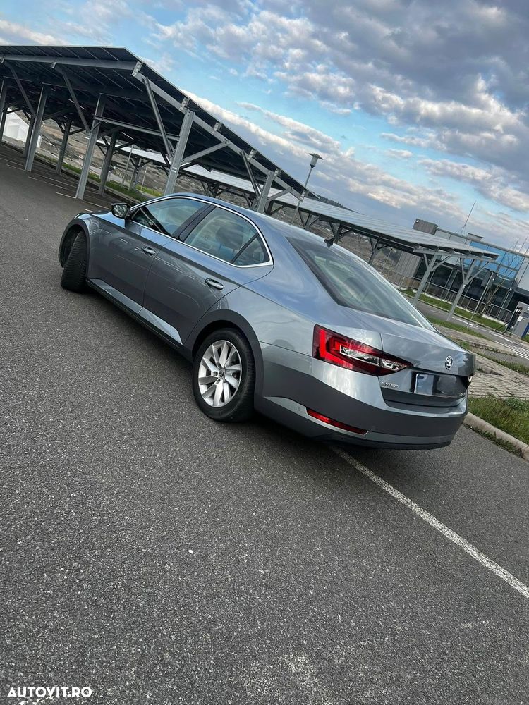 Skoda Superb 2.0 TDI DSG Style - 6