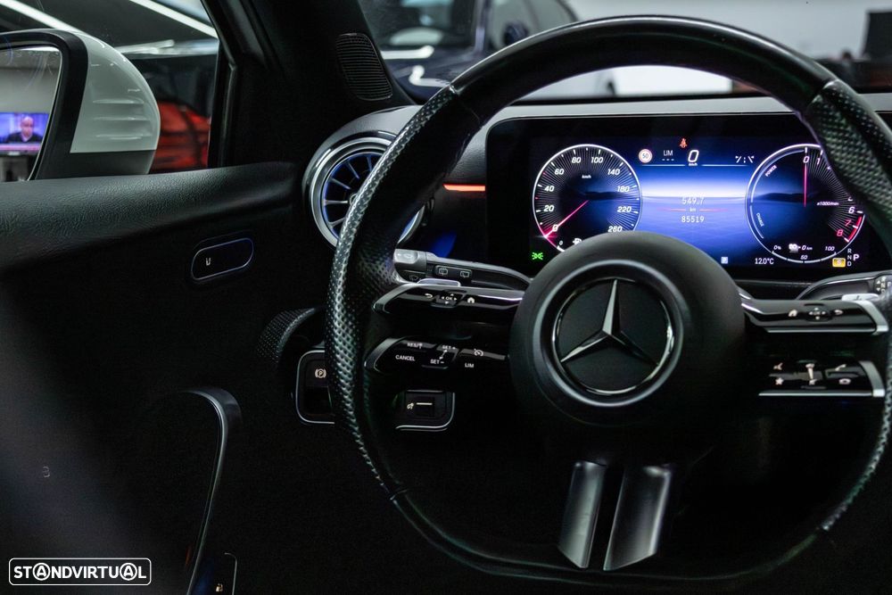 Mercedes-Benz A 250 e AMG Line - 16