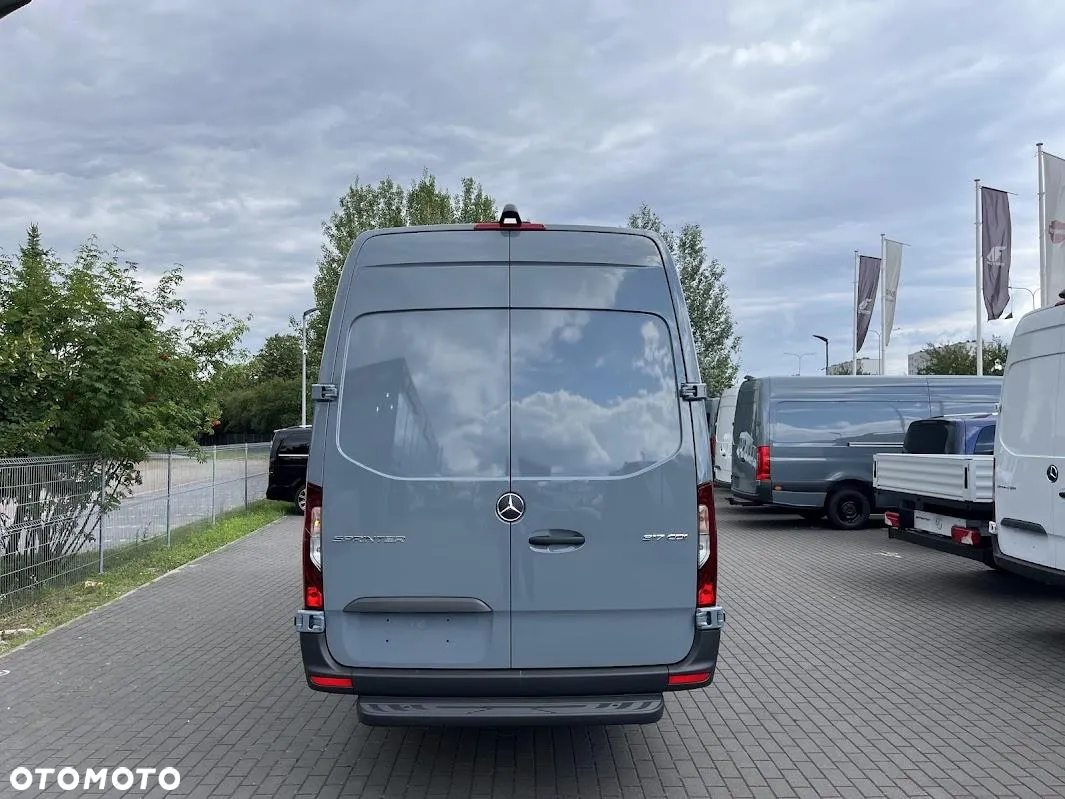Mercedes-Benz Sprinter - 7