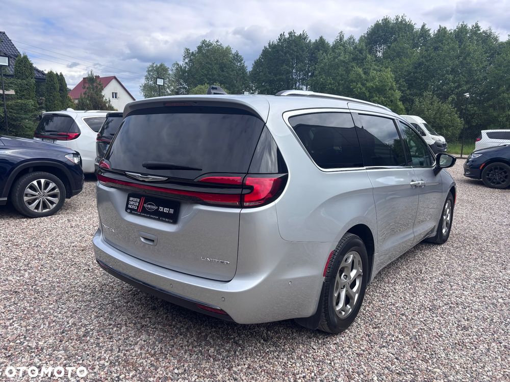 Chrysler Pacifica - 2