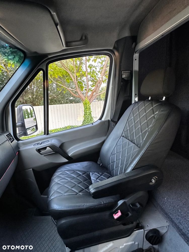 Mercedes-Benz Sprinter - 9