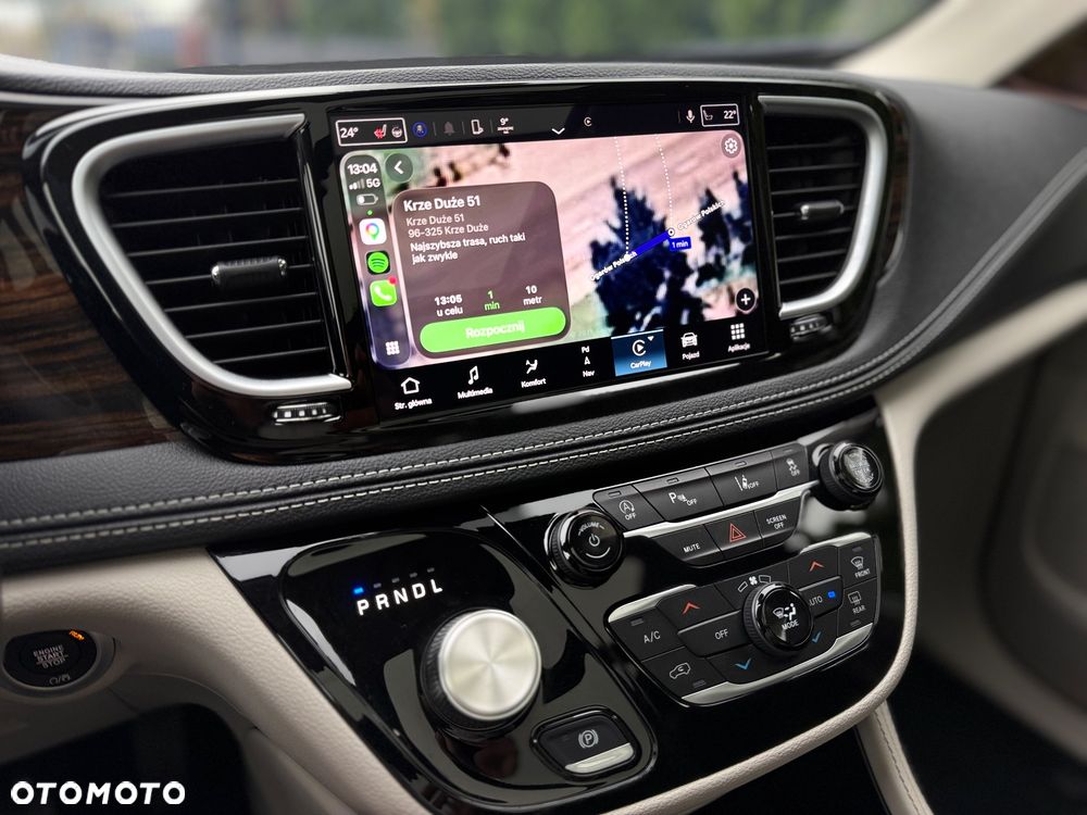 Chrysler Pacifica - 12
