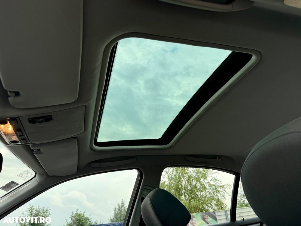 BMW Seria 3 316i Edition Sport - 31