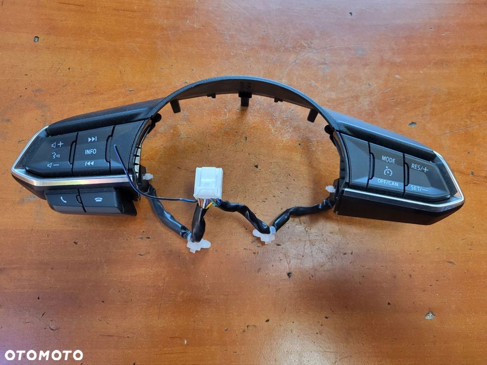 PRZYCISKI KIEROWNICY MULTIFUNKCJA MAZDA 3 CX-3 75L089 2018R - 1