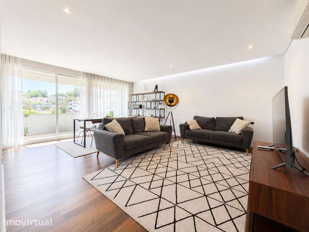 Apartamento T2com garagem em zona do Vale das Flores - Grande imagem: 2/10