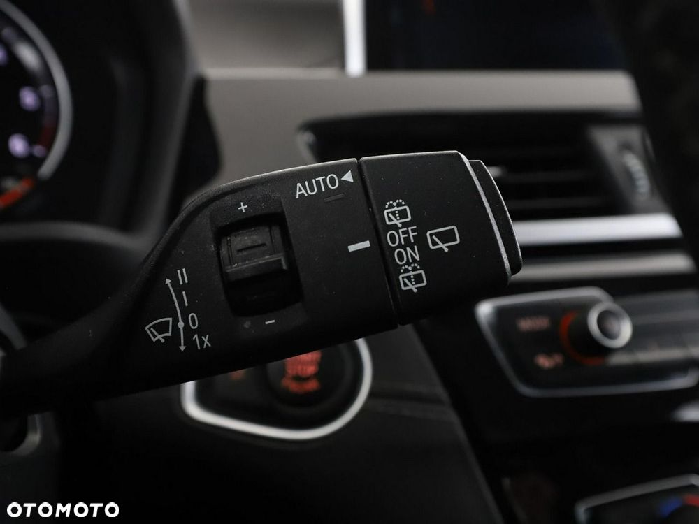 BMW X1 sDrive18d xLine - 33