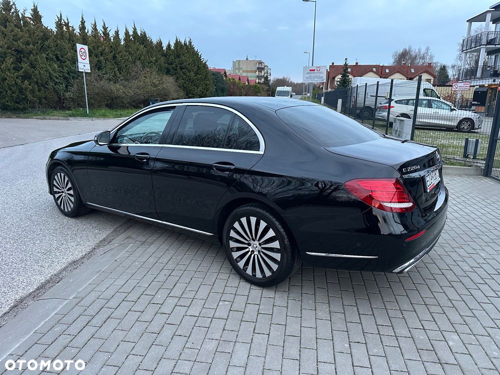 Mercedes-Benz Klasa E 220 d Business Edition 9G-TRONIC - 4