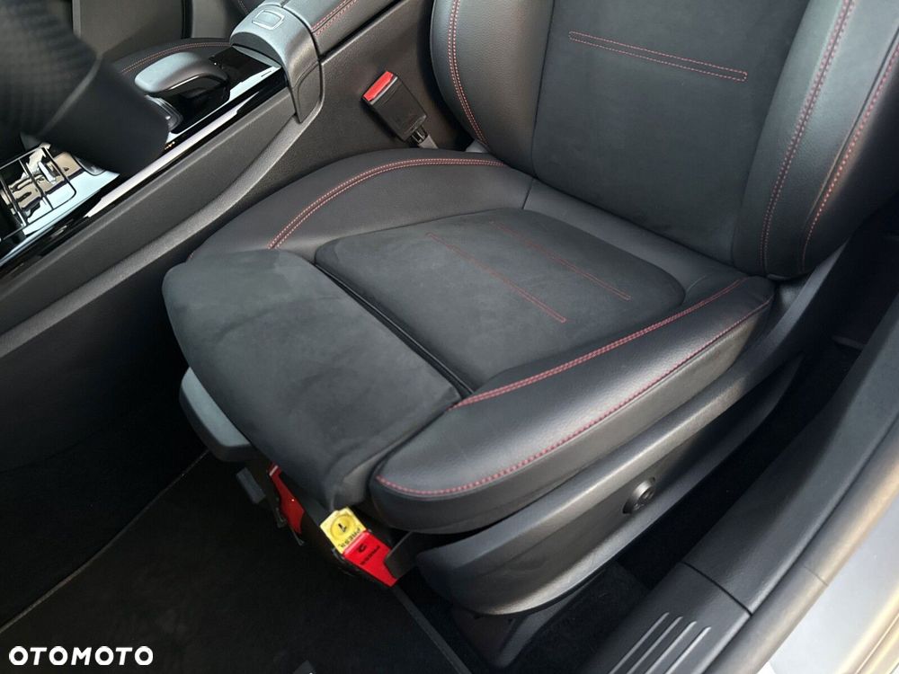 Mercedes-Benz CLA 250 4-Matic AMG Line 7G-DCT - 13