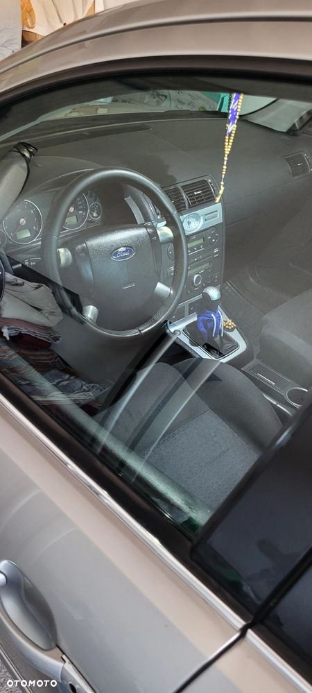 Ford Mondeo 1.8 Silver X - 16