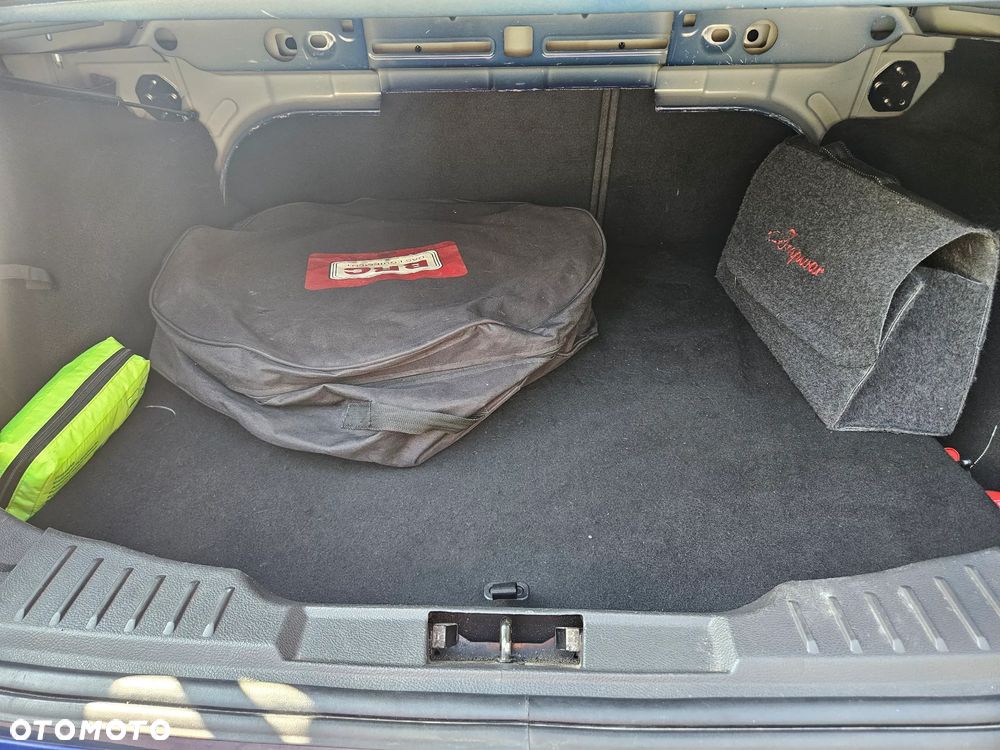 Ford Focus 1.6 SYNC Edition - 16