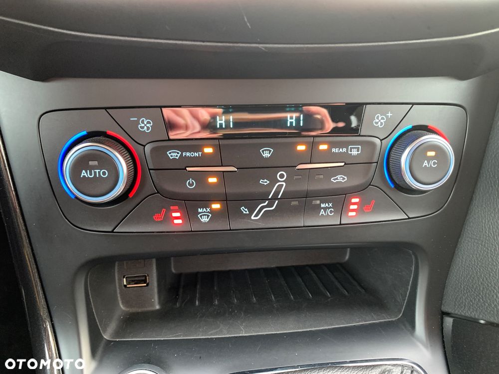 Ford Focus 2.0 TDCi Titanium ASS - 27