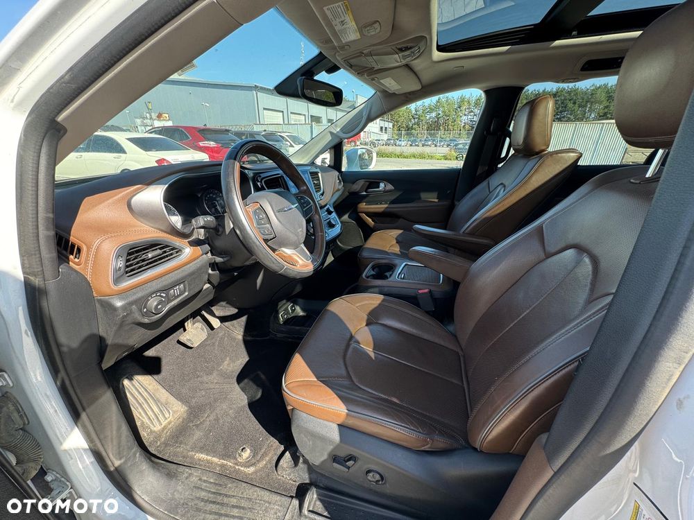 Chrysler Pacifica - 11