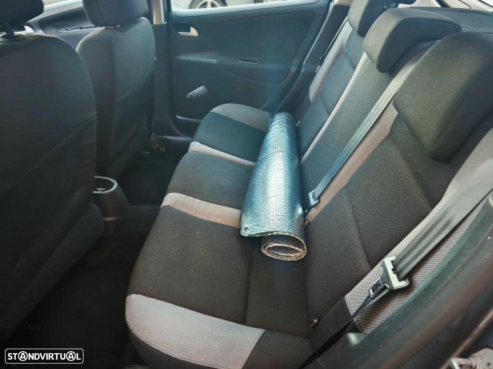 Peugeot 207 1.4 HDi Premium - 12