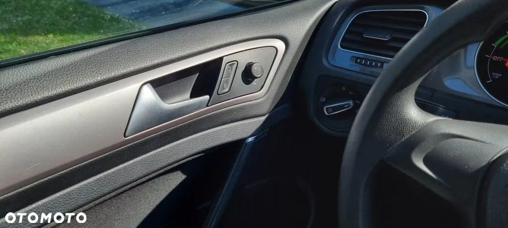 Volkswagen Golf e-Golf - 10