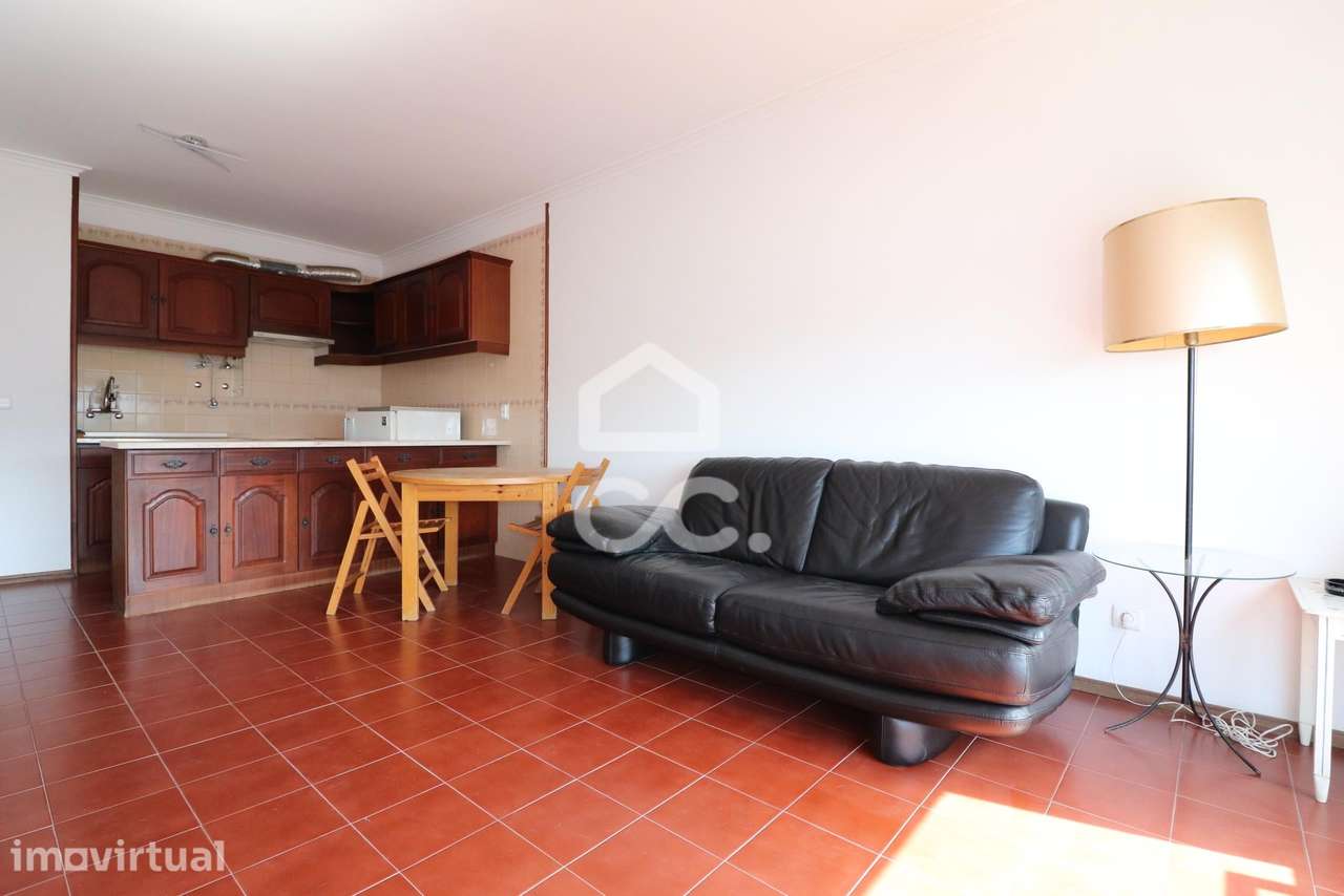 Apartamento T1 com varanda na Av. Elisio de Moura. - Grande imagem: 3/18