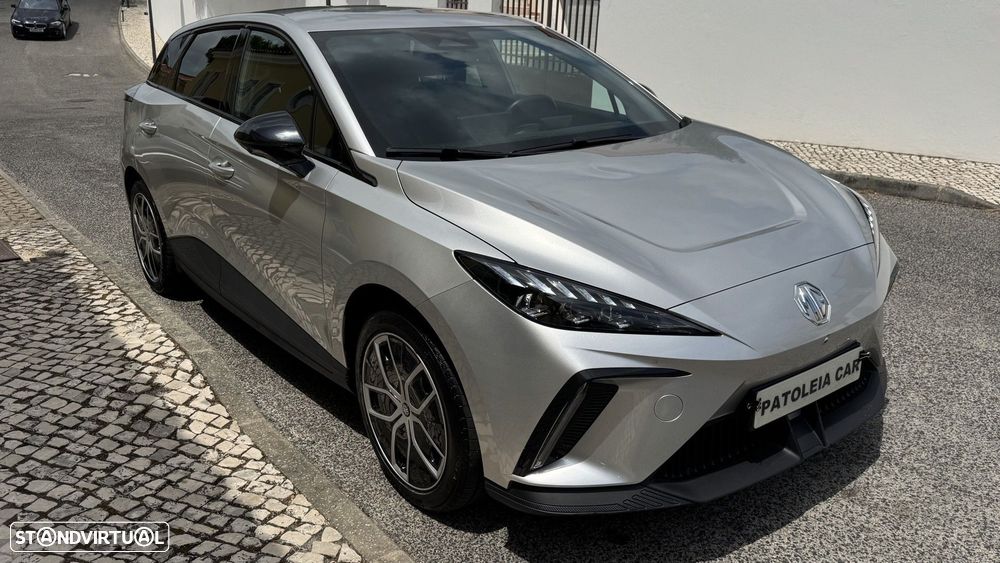 MG MG4 64 kWh Luxury - 2