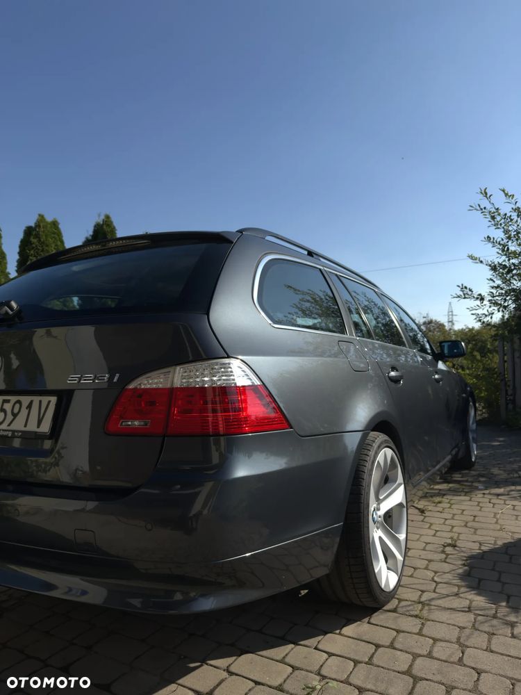 BMW Seria 5 523i - 3