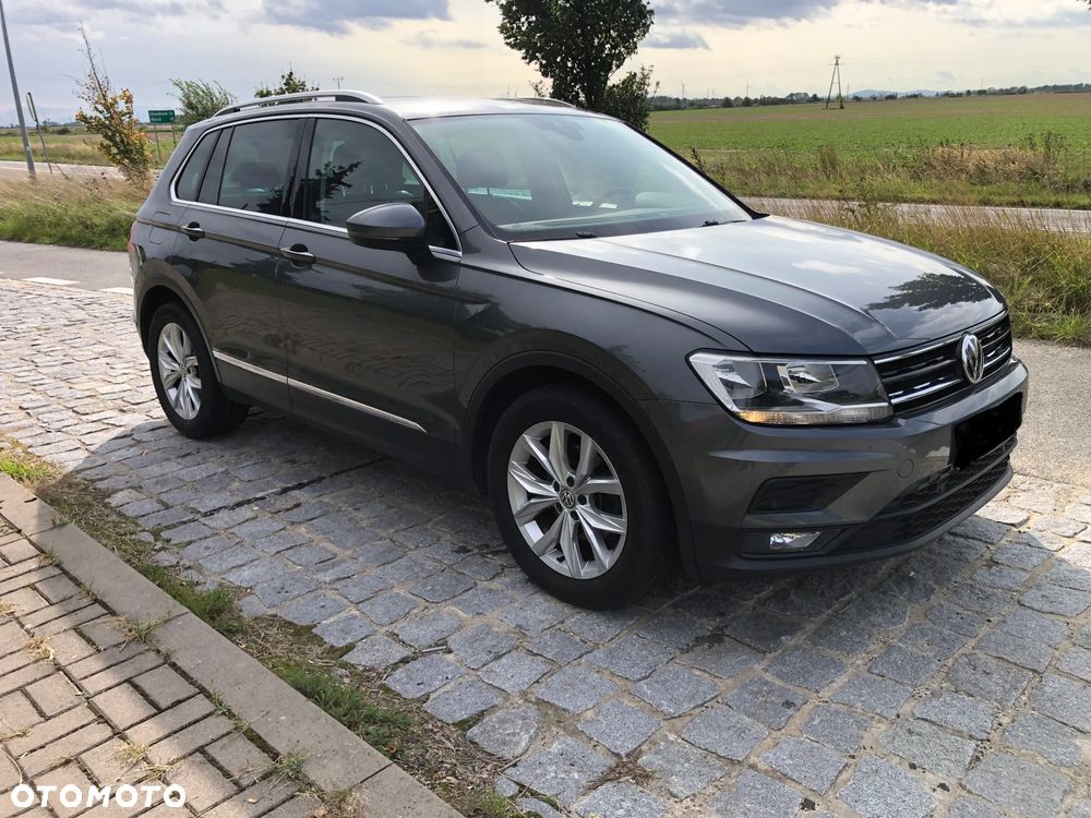 Volkswagen Tiguan - 1