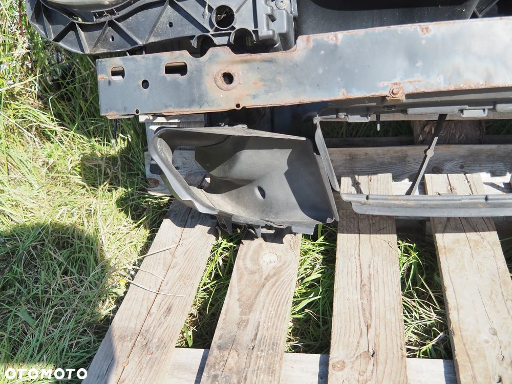 Pas przedni przód BMW 1 E87 E81 - 3