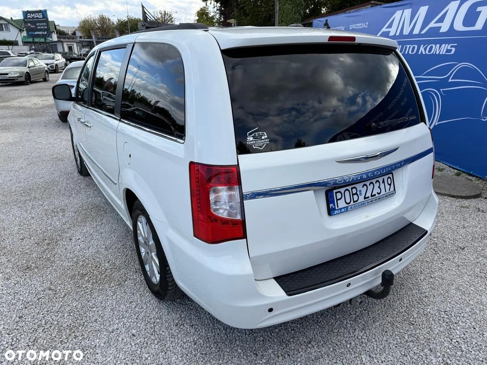 Chrysler Town & Country 3.6 Limited - 8