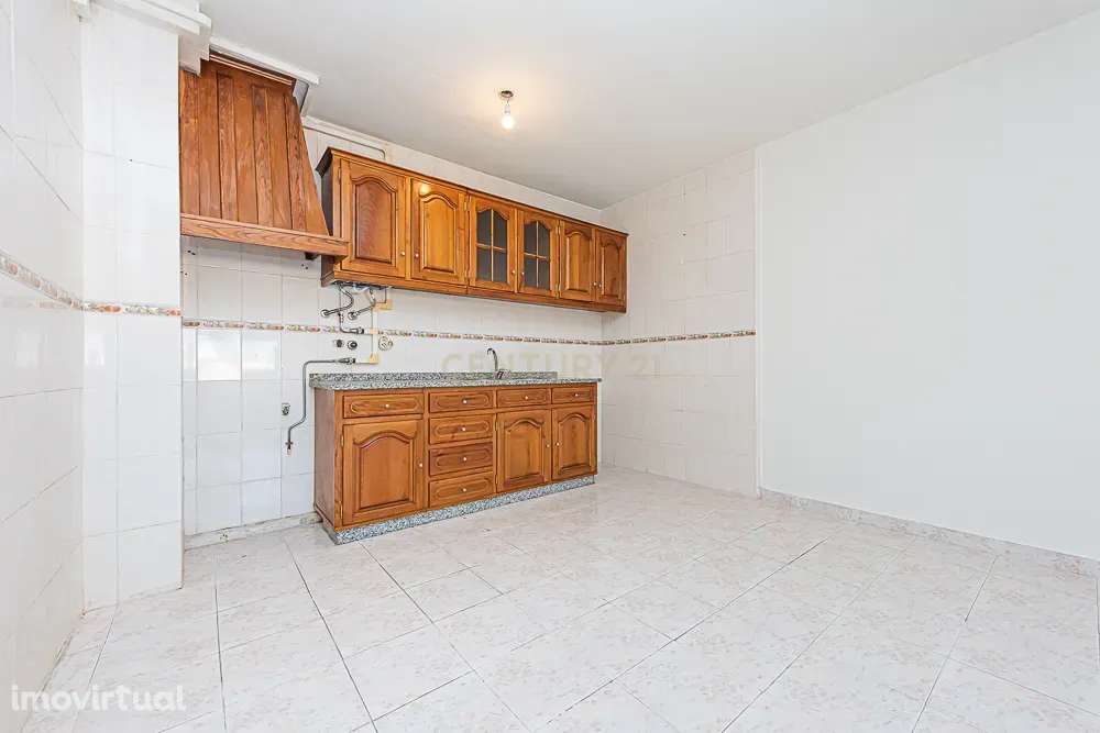 Apartamento T2 com elevador e varanda em Setúbal - Grande imagem: 5/20