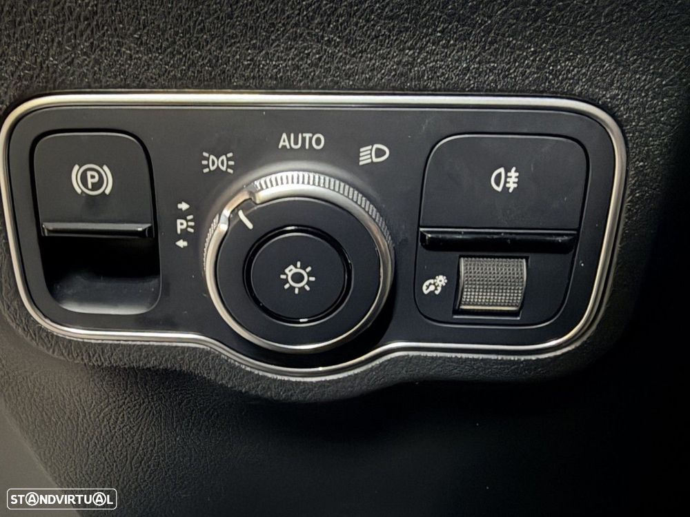 Mercedes-Benz GLA 250 e Progressive - 23