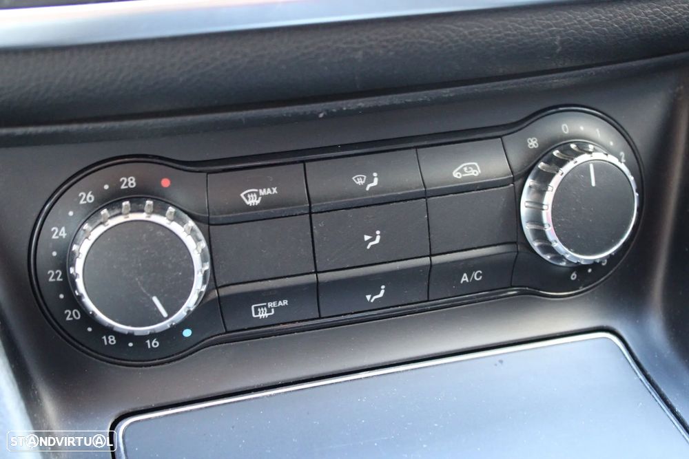 Mercedes-Benz CLA 200 d Shooting Brake 8G-DCT AMG Line - 17