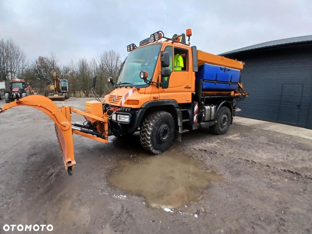 Mercedes-Benz Unimog U 400 - 14