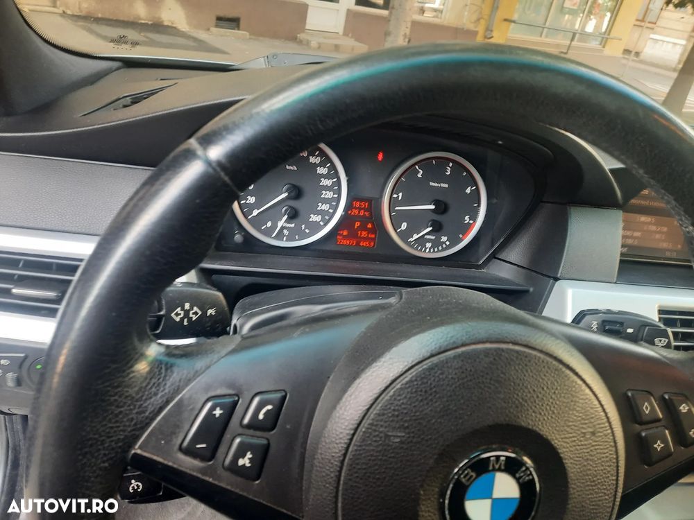 BMW Seria 5 525d Aut. - 12