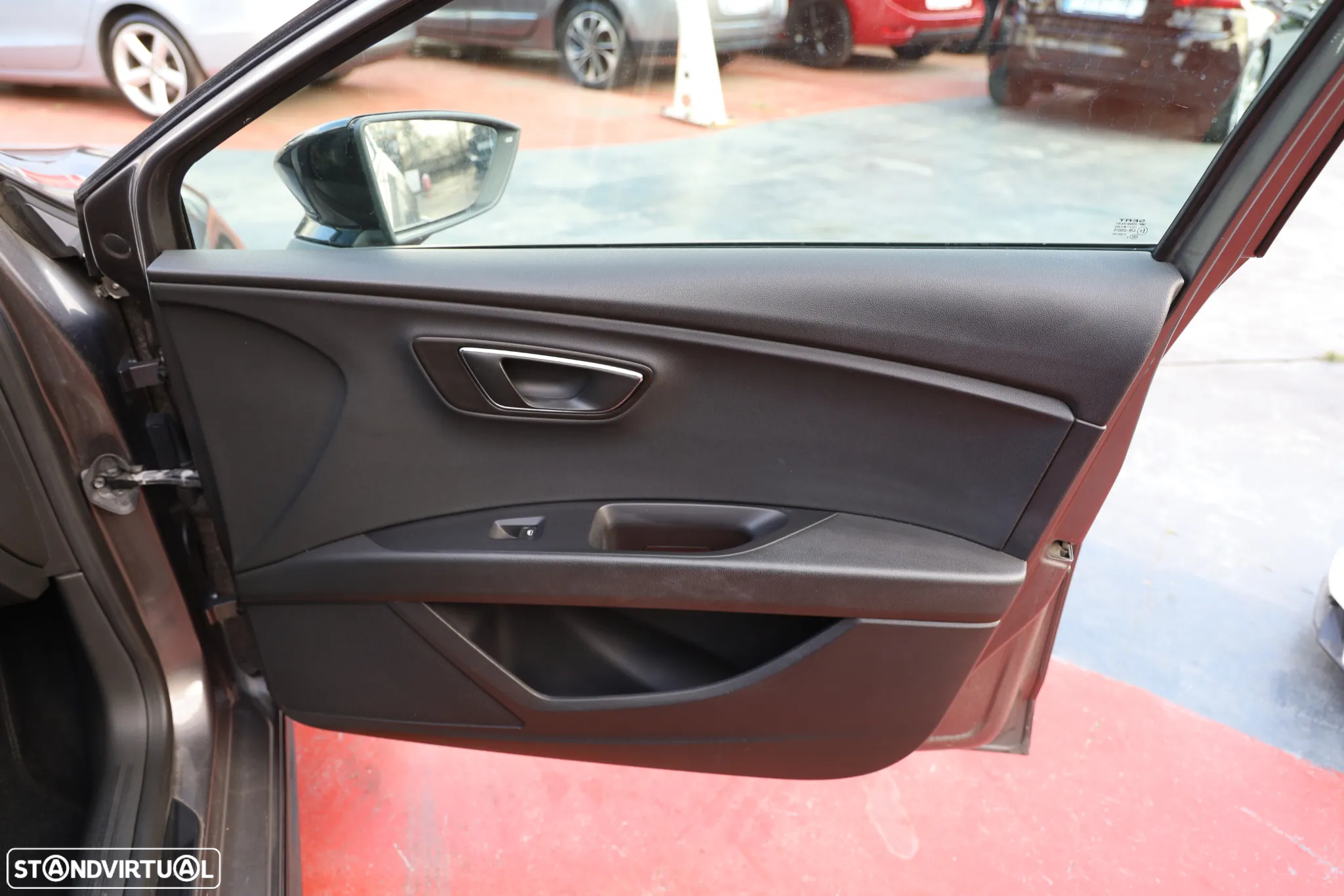 SEAT Leon 1.6 TDI S&S Style - 10