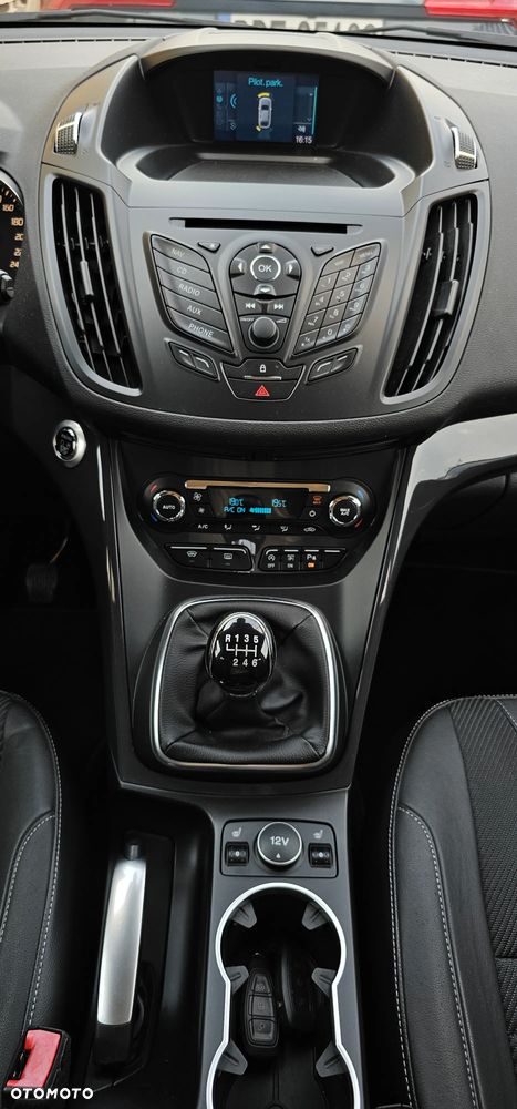 Ford Kuga 1.6 EcoBoost 2x4 Titanium - 6